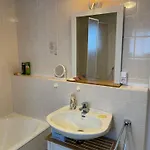 Mit Bar Und Sauna